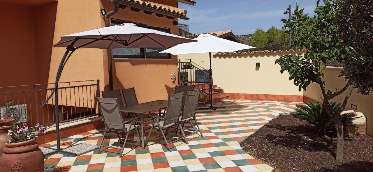 Casa Montalbano Lägenhet Porto Empedocle Exteriör bild