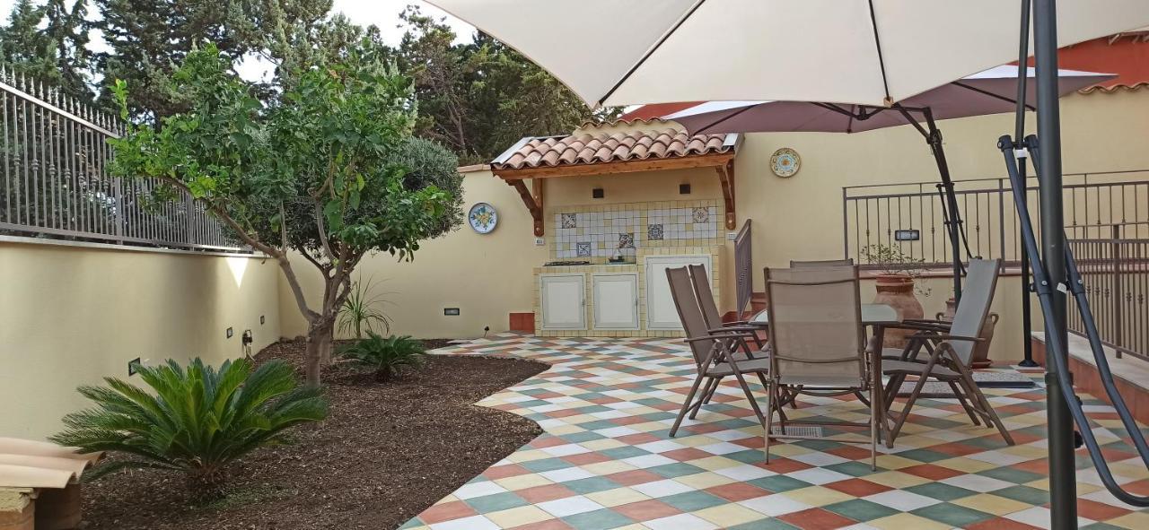 Casa Montalbano Lägenhet Porto Empedocle Exteriör bild